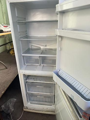 mini refrigerator: Холодильник Indesit (модель с таблички: SB 167.027) - Классический — 2