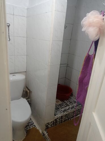 продаю дом квартиру: 3 бөлмө, 50 кв. м, Малосемейка, 2 кабат, Эски ремонт