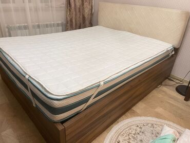 двуспальные кровати: Б/у, Двуспальная кровать, Без подьемного механизма, С матрасом, Без выдвижных ящиков, Турция