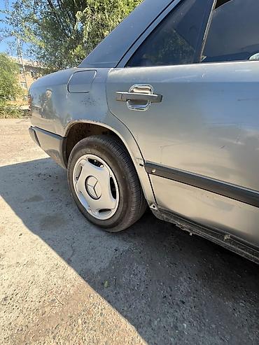 мерс 124 молдинг: Mercedes-Benz W124: 1989 г., 2.3 л, Механика, Газ, Седан — 3