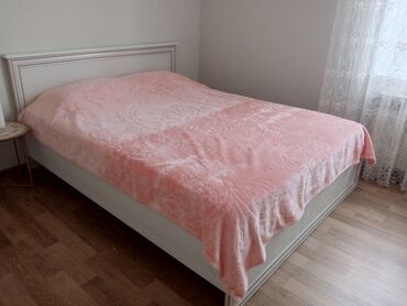 встроенный шкаф: İkinəfərlik çarpayı, Dolab