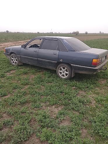 Audi: Audi 100: 1986 г., Седан — 1