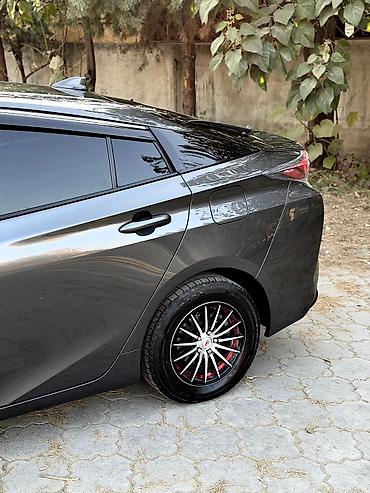 Toyota Prius: 2016 г., 1.8 л, Вариатор, Гибрид, Лифтбек — 6