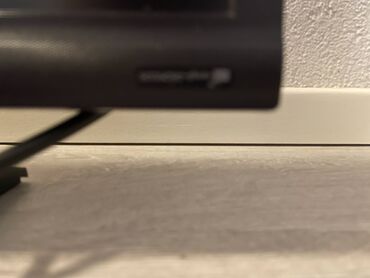 Monitori: Monitor br.104 Benq 22 inca, uvoz Svajcarska Napomena : Monitor ima — 3