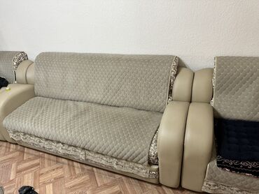 угловой диван кресла: Диван-кровать, цвет - Бежевый, Б/у