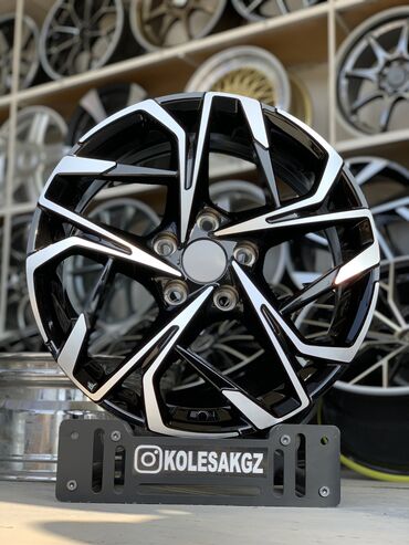 бу шины в оше: Куйма Дисктер R 17 Advan Racing, Комплект, тешиктери - 5
