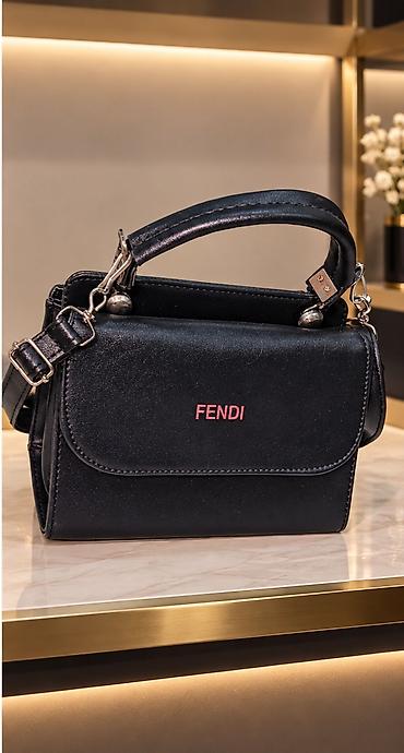 macbook canta: Qara çiyin/əl çantası – Fendi. Yenidir. - Material: hamar teksturalı — 2
