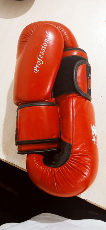боксёрская груша: Боксёрские перчатки размер12 носил пару недель только звонки!!!