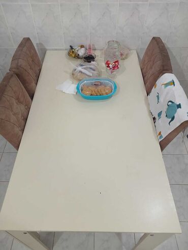 Divanlar: Qonaq masası, Açılmayan, Dördbucaq masa