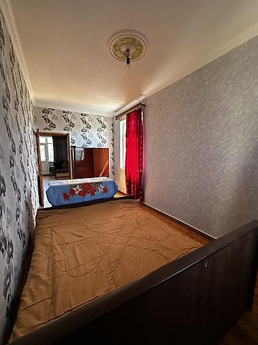 bakixanovda ev: Bakı, Bakıxanov qəs., 2 otaqlı, Köhnə tikili, m. Neftçilər, 43 kv. m — 6