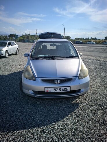 срочно срочно продам машину: Honda Fit: 2002 г., 1.5 л, Вариатор, Бензин, Хэтчбэк