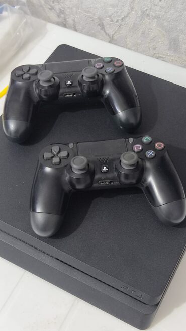 Xbox Series S: Пс 4 - 500 Gb - в отличном состоянии + 2 пульта + игры внутри (God of
