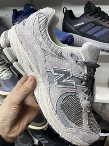 Кроссовки и спортивная обувь: New balance 2002 Есть 4 расцветки .Доставка есть по всему Кыргызстану