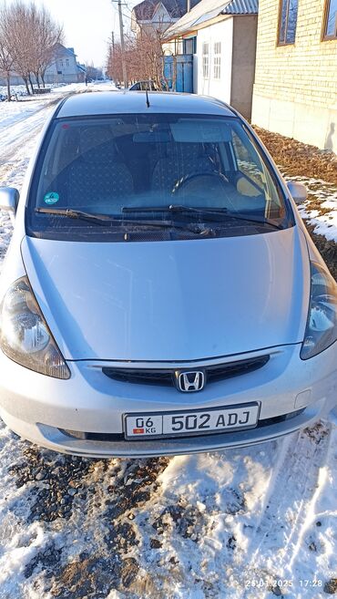 пуговичную машину: Honda Jazz: 2002 г., 1.5 л, Механика, Бензин, Хэтчбэк