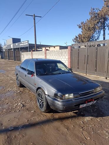 Mazda: Mazda 626: 1989 г., 2.2 л, Механика, Бензин, Седан