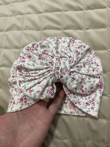 papaqlı uşaq xalatı: Papaq qız uşağına təzə 4 man. Ünvan-Biləcəri,28 may,Zooparkın yanı