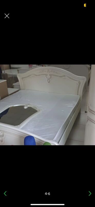 кровать 2х спальная: Спальный гарнитур, Двуспальная кровать, цвет - Бежевый, Б/у