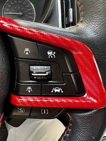 Тюнинг: Накладки на руль Subaru (STI-стиль), карбон/красный - Комплект — 3