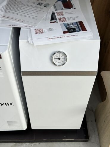 батарейки пальчиковые: Напольный газовый котел Лемакс белого цвета. Оснащен круглым