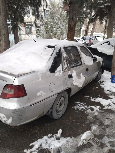 Daewoo: Daewoo Nexia: 1.5 l | 2010 il Sedan