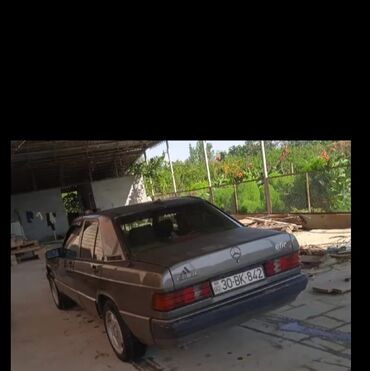 Mercedes-Benz: Mercedes-Benz 190: 2.1 l | 1991 il Sedan — 11