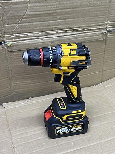 Аккумуляторная дрель‑шуруповерт DEWALT 88V - Бесщеточный двигатель