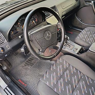 traktor farası: Mercedes-Benz C 200: 2 l | Sedan — 4