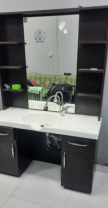 Salon, tibbi mebel: Salon üçün güzgülü lavabo modulu - Tərkibi: böyük divar güzgüsü — 3