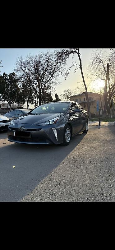 byd e2 2025: Toyota Prius: 2021 г., 1.8 л, Бензин, Лифтбек — 2