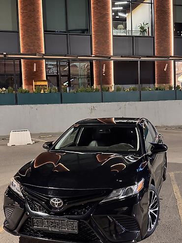 smart tv: Сдаю Toyota Camry, Почасово, Без водителя, | Залог, Без депозита, От 18 лет — 2