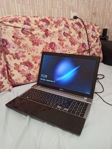Üzüklər: İşlənmiş Acer Swift, 15.4 ", Intel Core i5, 512 GB, Ünvandan götürmə
