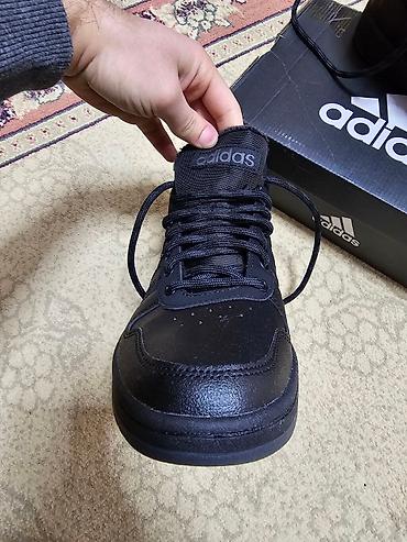адидас: Adidasın Gənclik Moll dakı mağazasından alınıb yenidir. endirim olacaq — 6