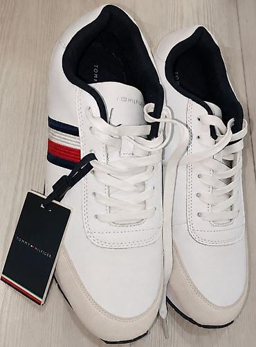 brend ayaqqabılar: Tommy Hilfiger kişi krossovkaları – retro qaçış tərzində klassik ağ — 1
