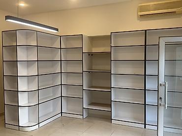 Оборудование для магазинов: Mağaza/ofa üçün modul rəf sistemi - Dizayn: ağ panellər və qara — 4