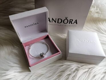 Narukvice: Pandora narukvice sa Originalnim pakovanjem
Cena:3600din — 2