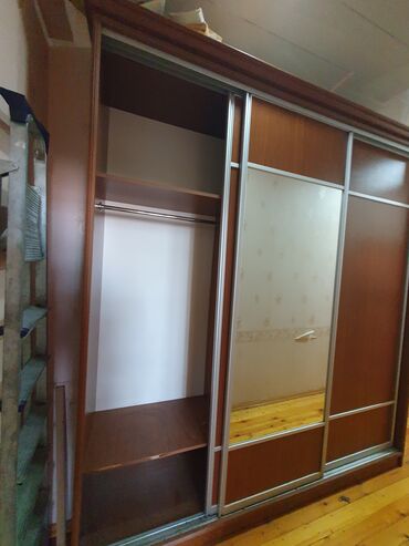 Seyflər: Kupe, 3 qapılı Düz dolab, Şifonyer