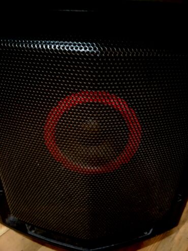 mikrafon simsiz: Б/у LG Колонка, Тип - Bluetooth, цвет - Черный