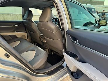corolla 2004: Toyota Camry: 2019 г., 2.5 л, Автомат, Гибрид, Седан — 1