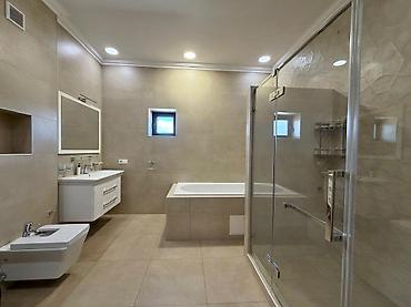 Продажа коттеджей и домов: 5 и более комнат, 630 м², 9 соток, Бишкек, 4 мкр Агентство недвижимости — 23