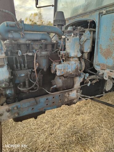 Traktorlar: MTZ tipli təkərli traktor və arxasında ot‑saman pressi Texniki — 4