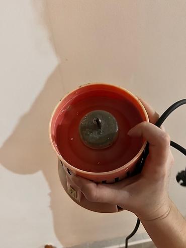 Другая бытовая техника: Продаю электросепаратор Сибирь 2. Б/У в рабочем состоянии, работает — 7