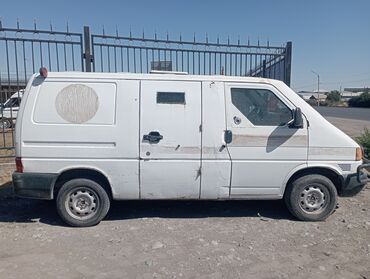 Volkswagen: Volkswagen : 2000 г., 2.4 л, Механика, Дизель, Минивэн — 11