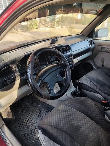benda 700: Volkswagen Vento: 1992 г., 1.8 л, Механика, Бензин, Седан — 4