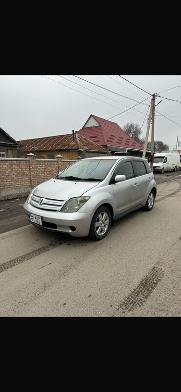 Toyota: Toyota ist: 2002 г., 1.5 л, Автомат, Бензин, Хэтчбэк