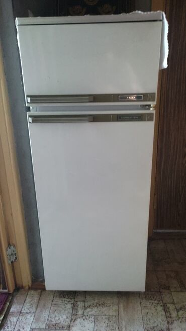 бытовая техника: Холодильник Минск 15м в отличном состоянии.морозильник морозит