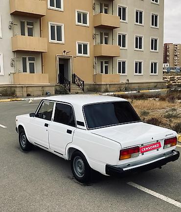 alpine yag: VAZ 2107 – klassik 4 qapılı sedan Xarici görünüş: - Rəng: ağ - — 4