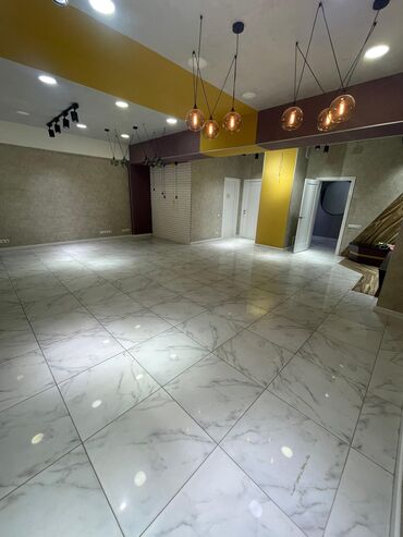 Офисы: Сдаю Офис, 188 м², В жилом комплексе, С отдельной кухней, С отдельным входом, С отдельным сан узлом — 11