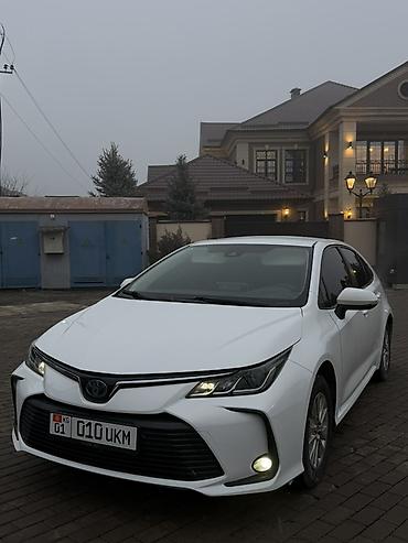 королла 120 салон: Toyota Corolla: 2022 г., 1.8 л, Автомат, Бензин, Седан — 2