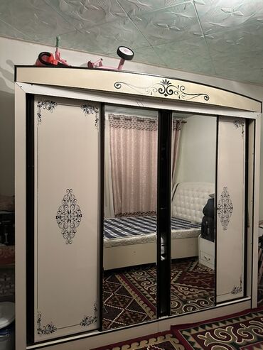 кресло для отдыха: Спальный гарнитур, Б/у, цвет - Бежевый