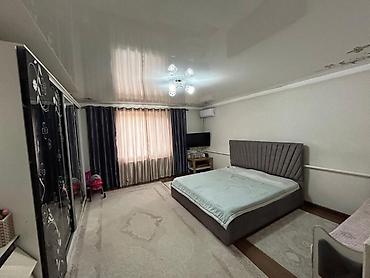 Продажа коттеджей и домов: Продаётся 2х этажный дом !!! 📍 Район:Пишпек, начало ж/м Ак Орго — 7